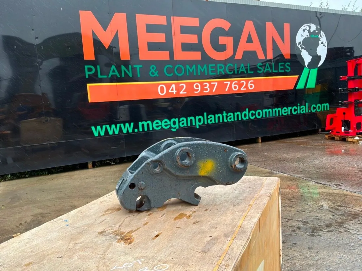 Manual quick hitch....45mm pins...6 tonne.......57 - Image 2