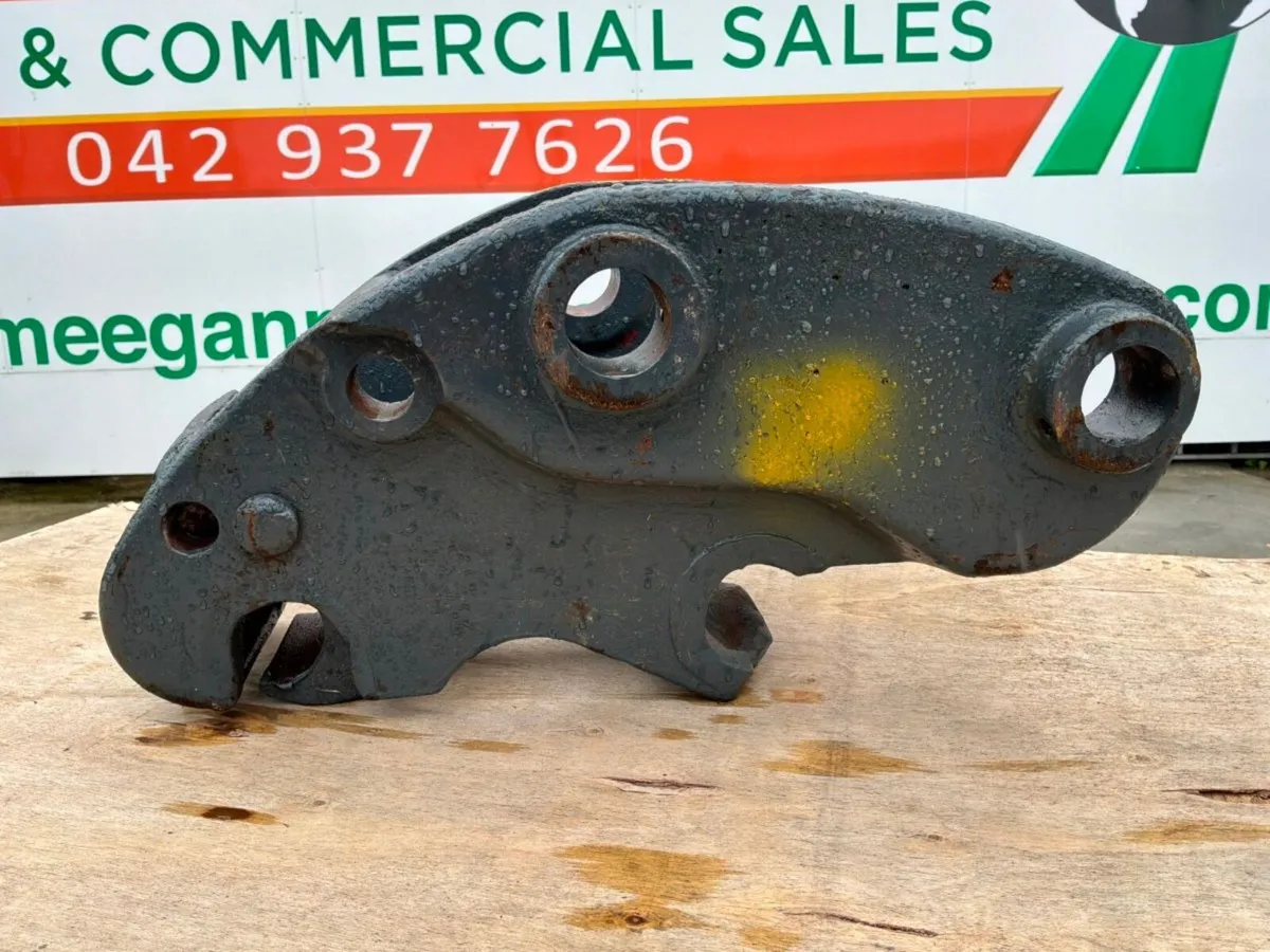 Manual quick hitch....45mm pins...6 tonne.......57 - Image 3