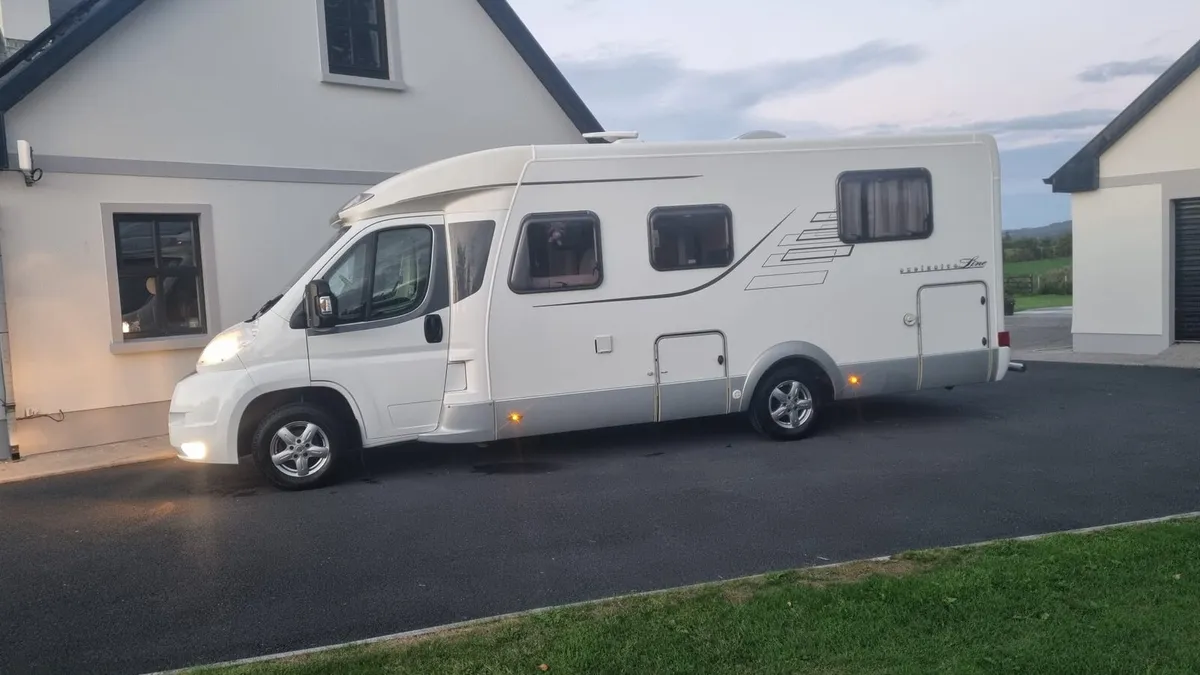 Hymer T698 CL exclusive motor home - Image 2