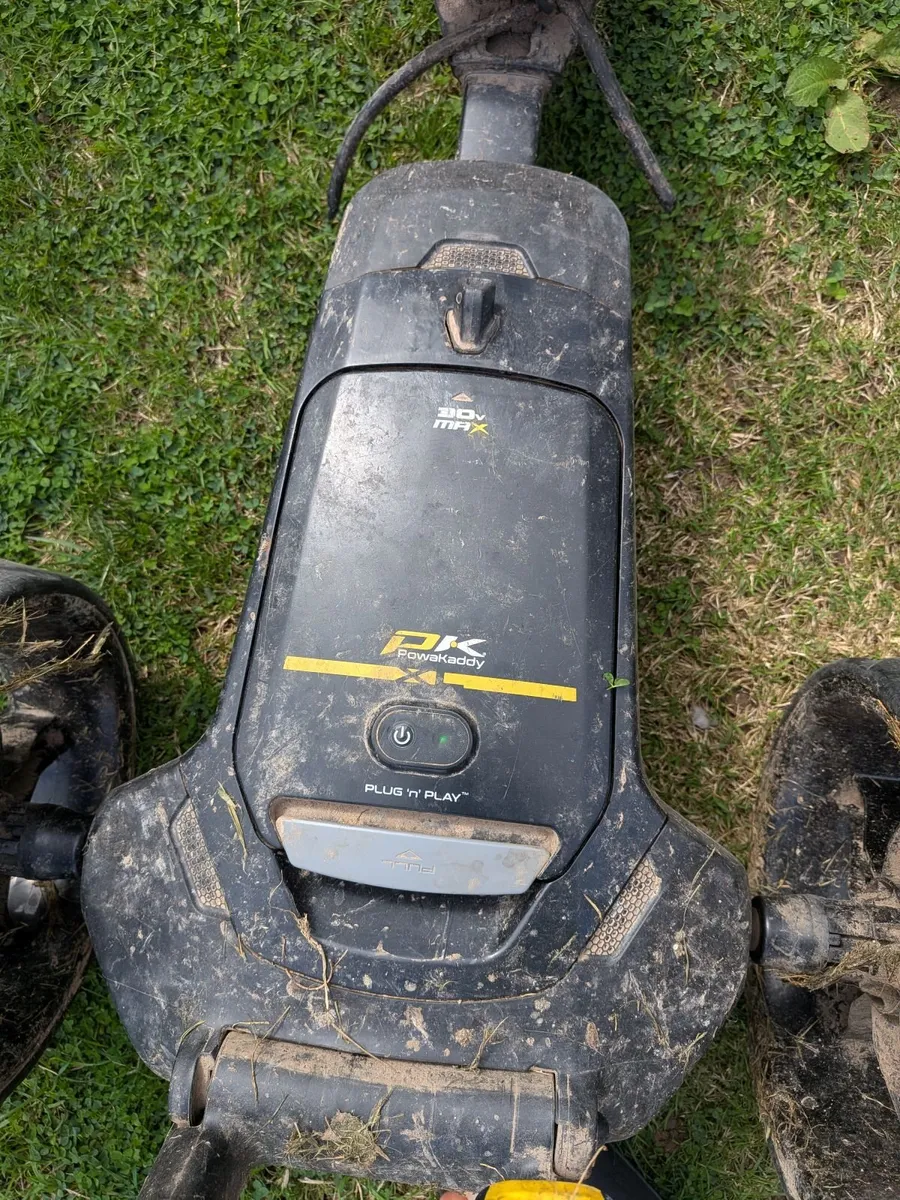 Powakaddy FX3 Electric golf buggy 36 hole Battery - Image 3