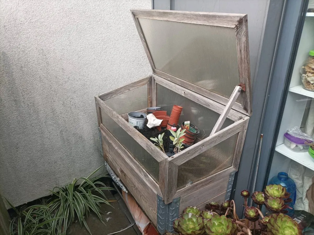 Planter box - Image 1