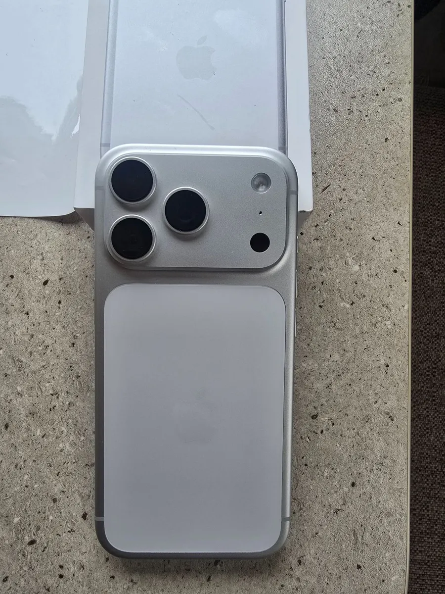 Iphone 17 Pro 256GB Silver - Image 3