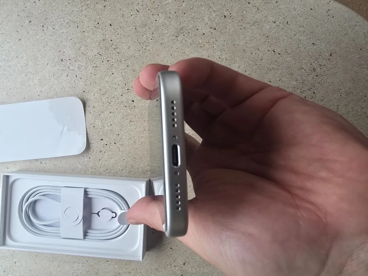 Iphone 17 Pro 256GB Silver - Image 4