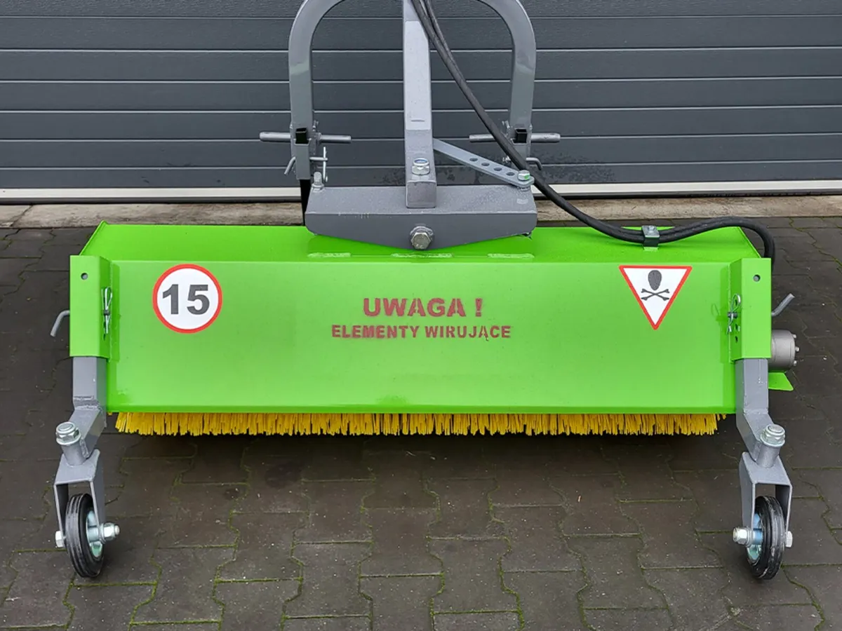 NEW | MINI Hydr. Road Sweeper for Tractor - Image 3