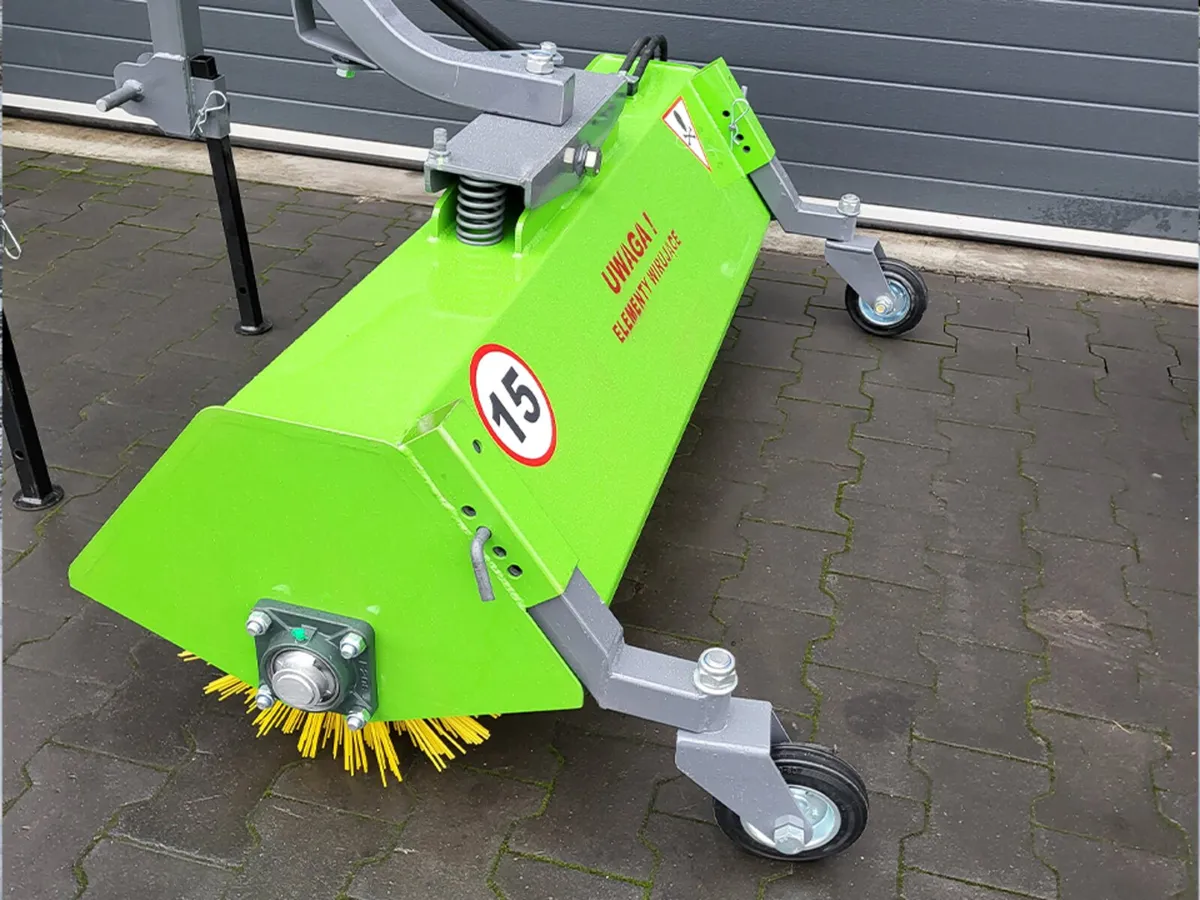 NEW | MINI Hydr. Road Sweeper for Tractor - Image 2