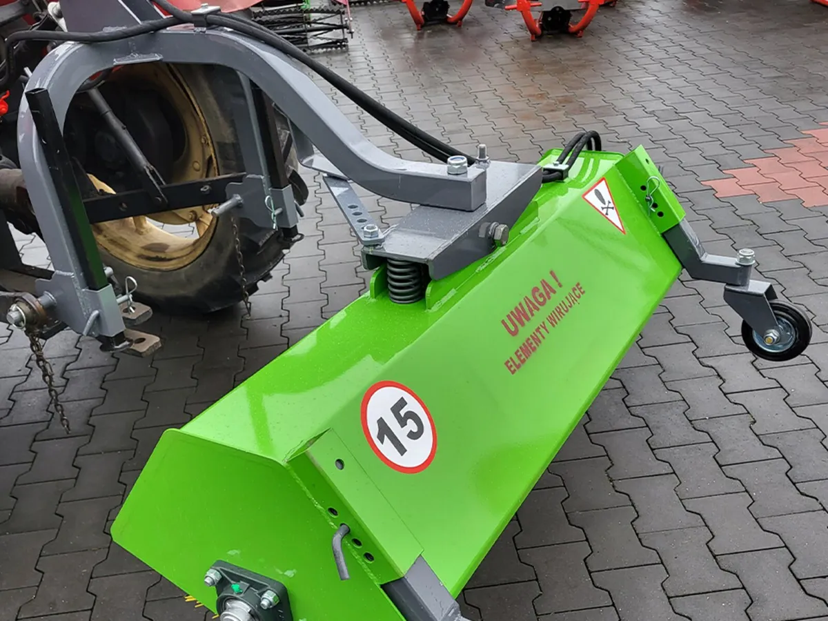 NEW | MINI Hydr. Road Sweeper for Tractor - Image 4