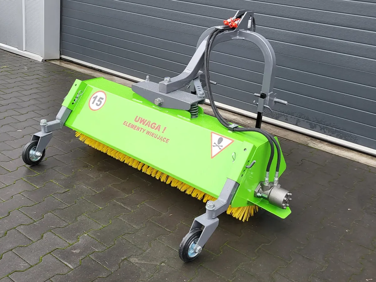 NEW | MINI Hydr. Road Sweeper for Tractor - Image 1
