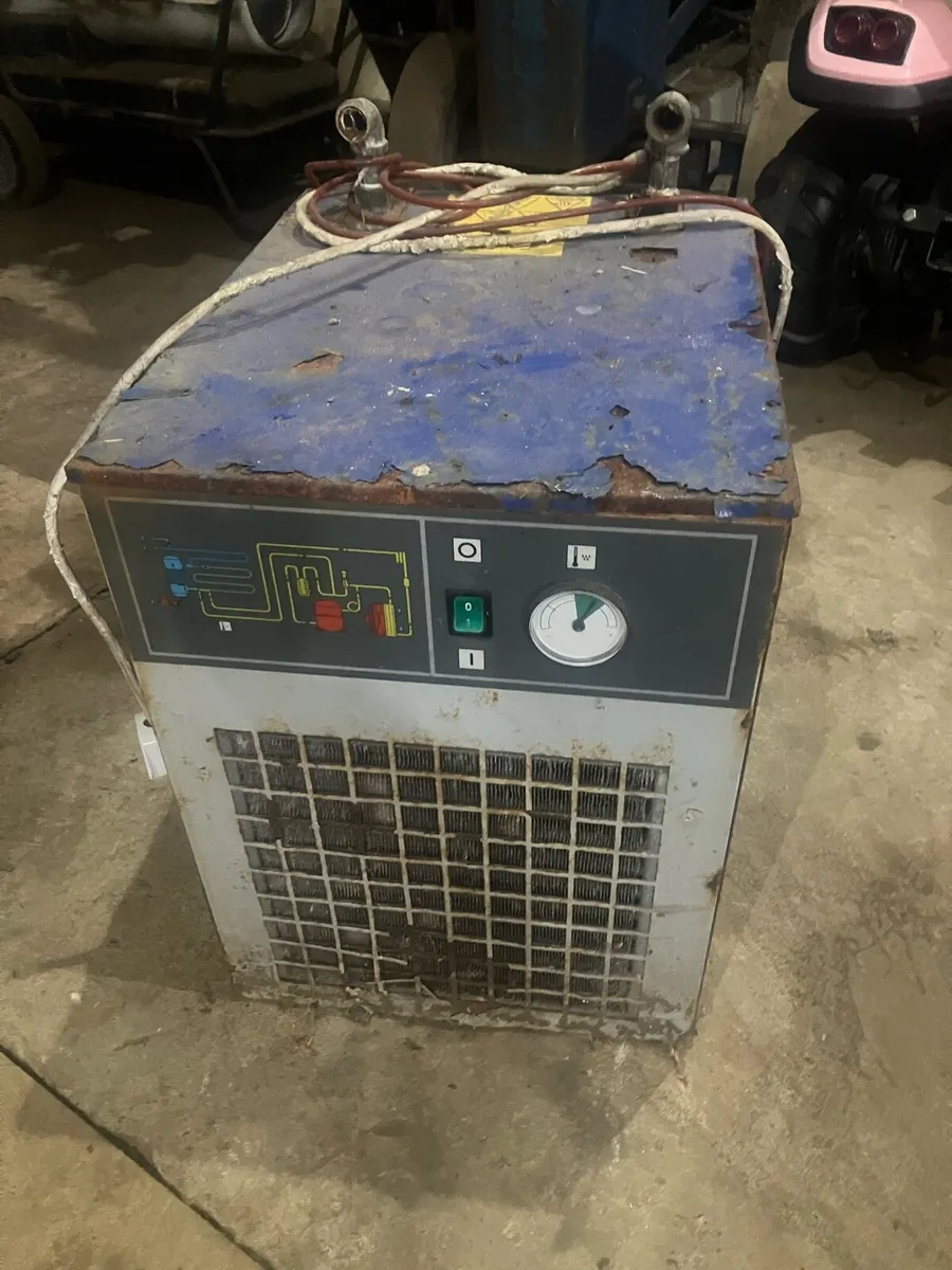 Air dryer