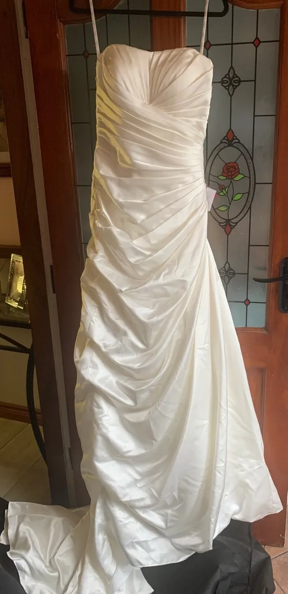 Wedding dress - Image 1