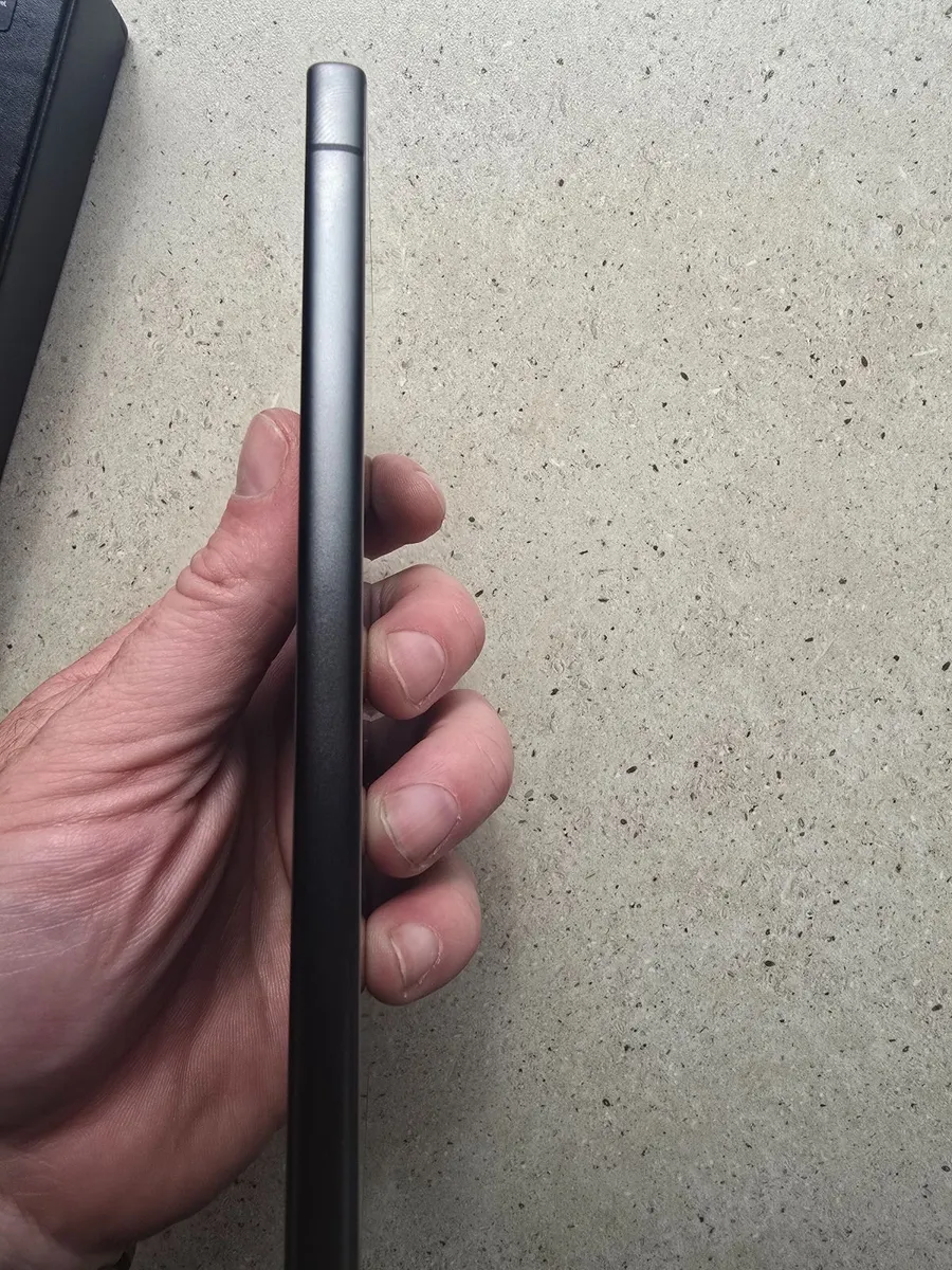 Samsung Galaxy S24 Ultra 256GB - Image 3
