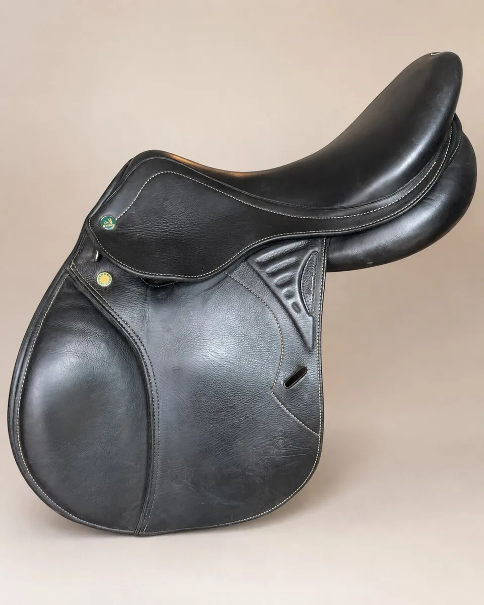 Prestige Versailles Saddle - Image 1