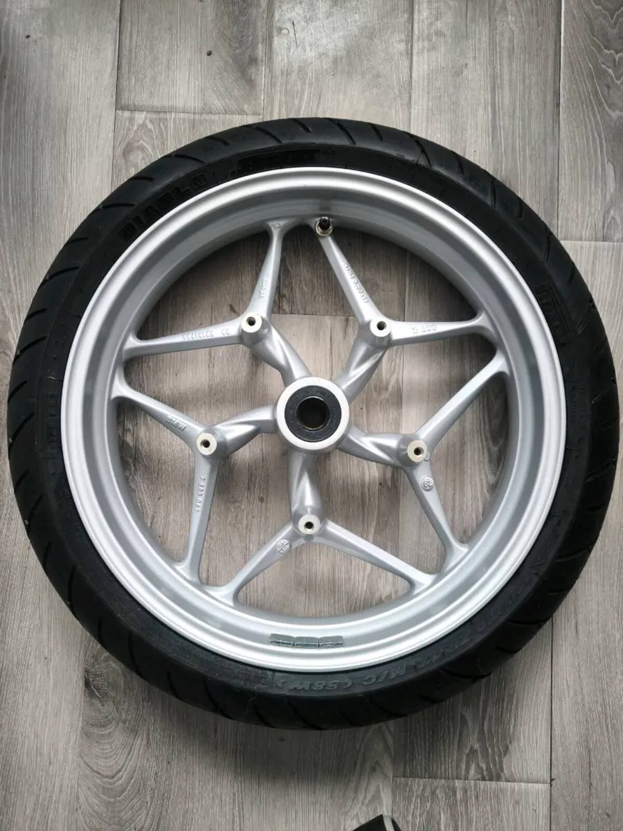 BMW R1200 RT K26 front wheel 3.50x17 with diablo S - Image 2