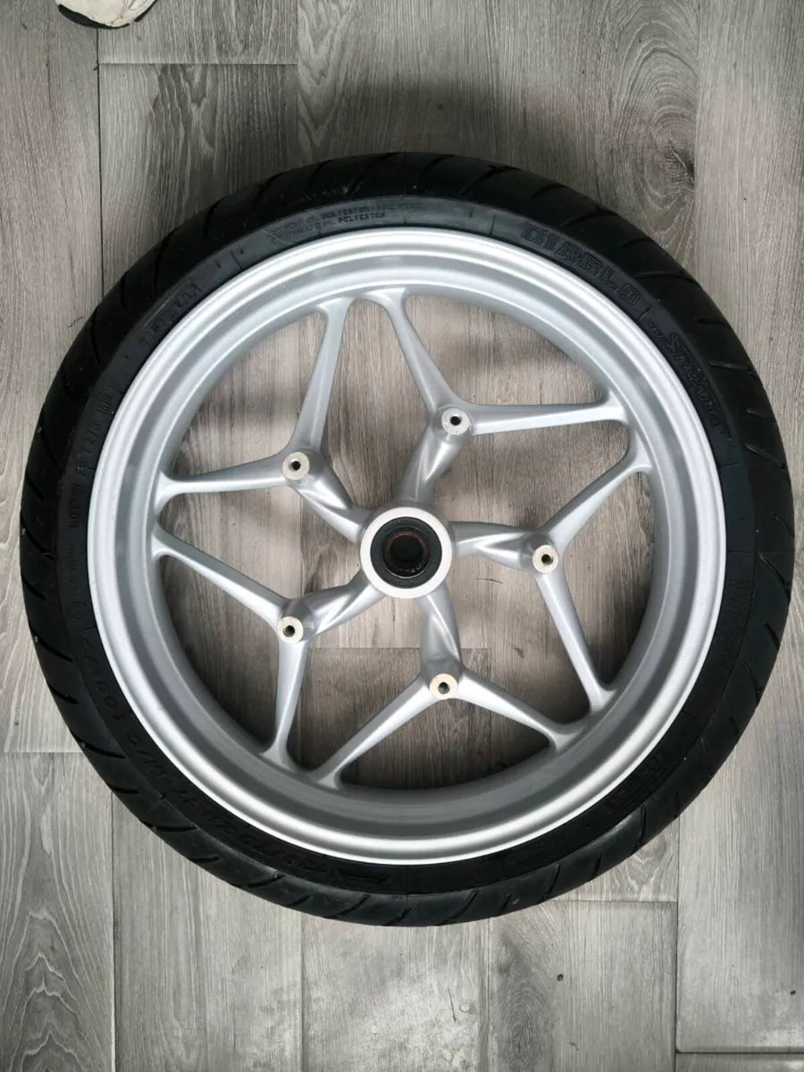BMW R1200 RT K26 front wheel 3.50x17 with diablo S - Image 1