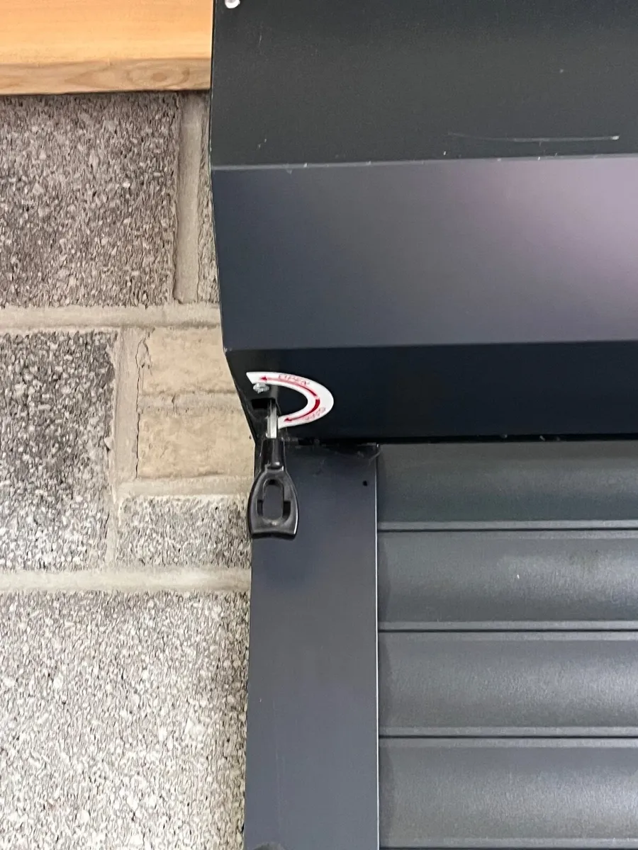 9ft Garage electric and manual roller Door - Image 2