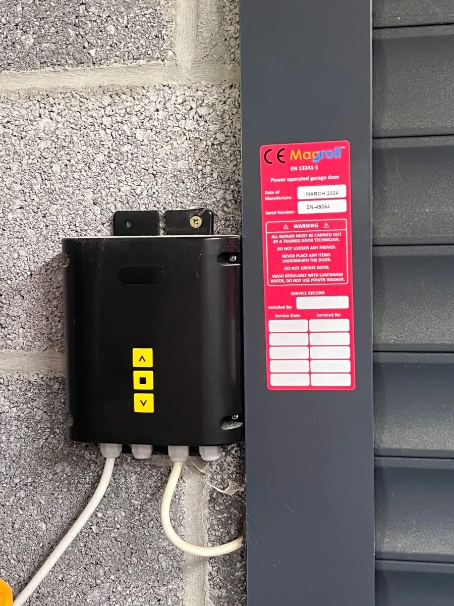 9ft Garage electric and manual roller Door - Image 3