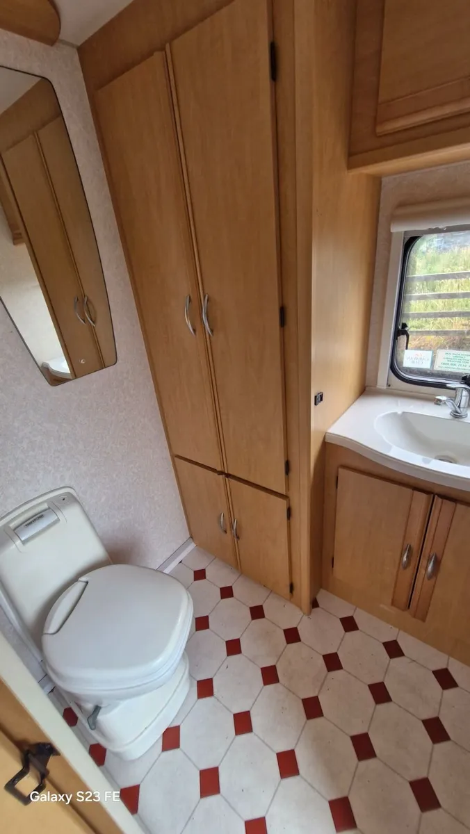 Caravan - Image 2