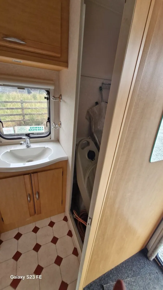 Caravan - Image 3