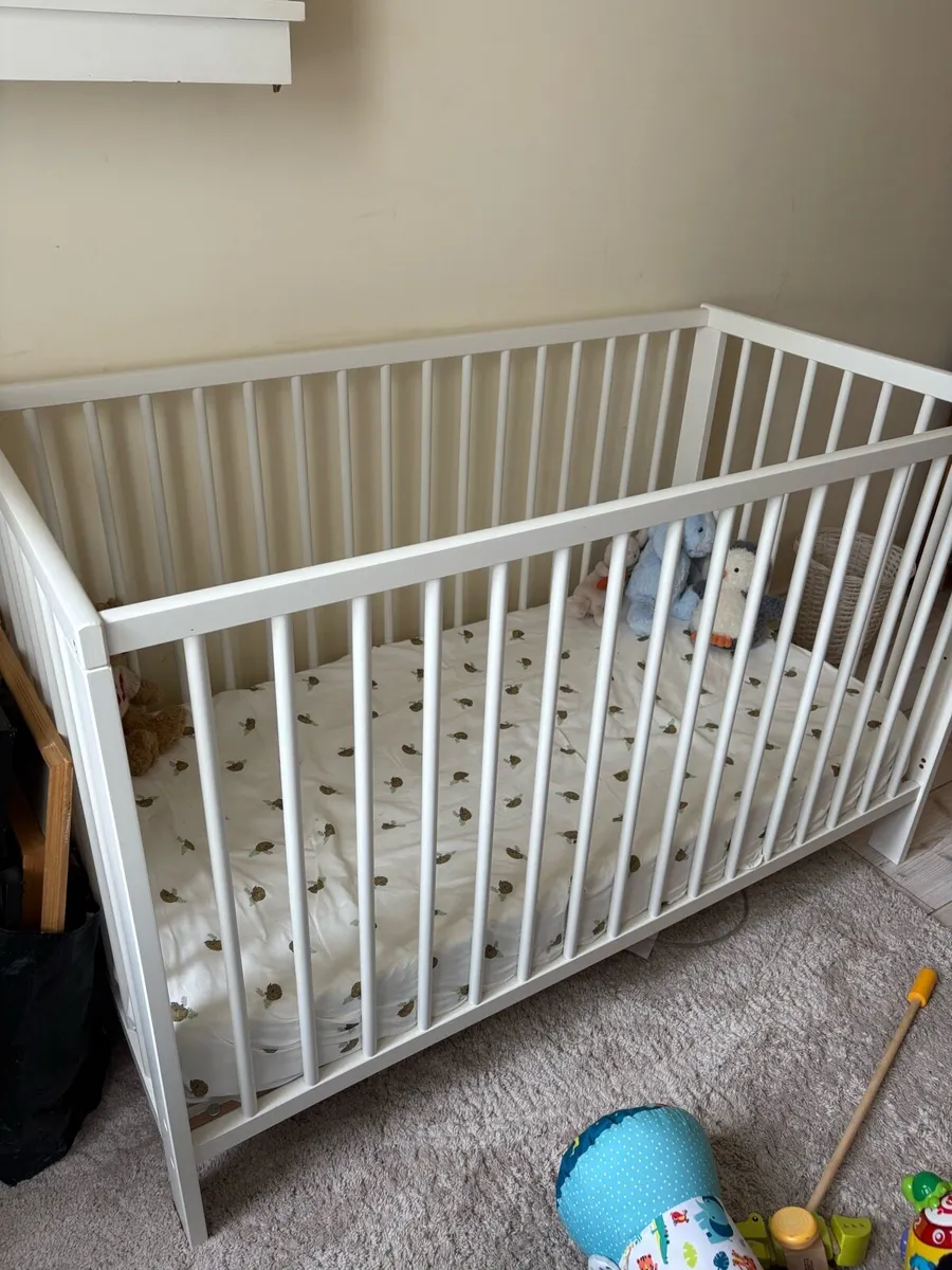 Baby cot and mattress - new - Image 1