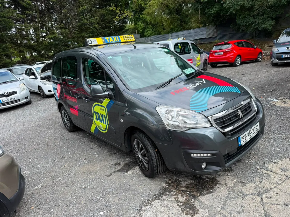 auto taxi for rent - Image 1