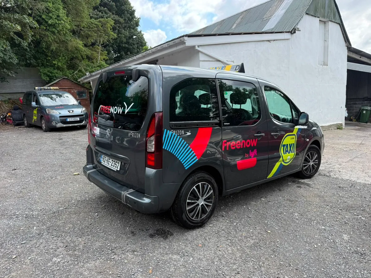 auto taxi for rent - Image 2