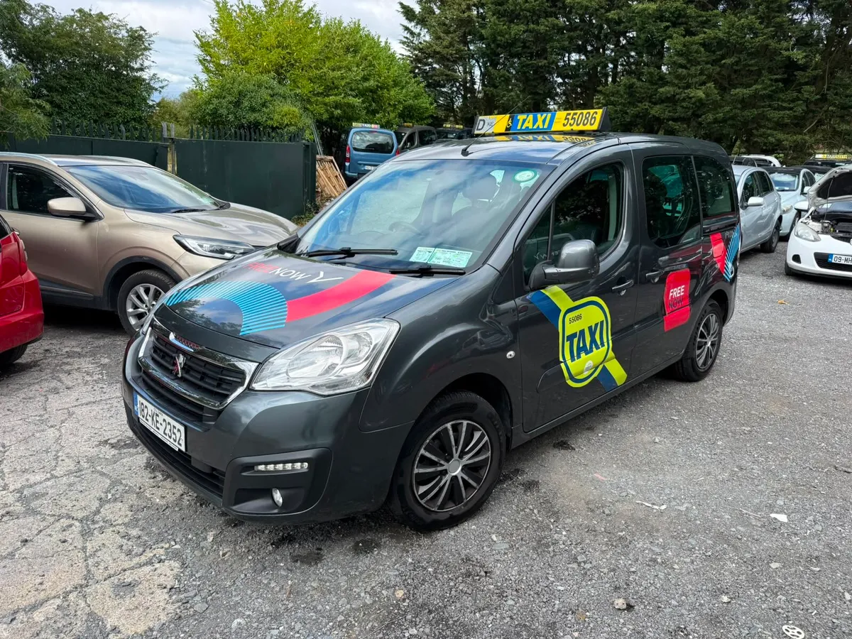 auto taxi for rent - Image 3