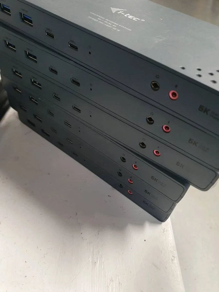 Docking stations - Image 1