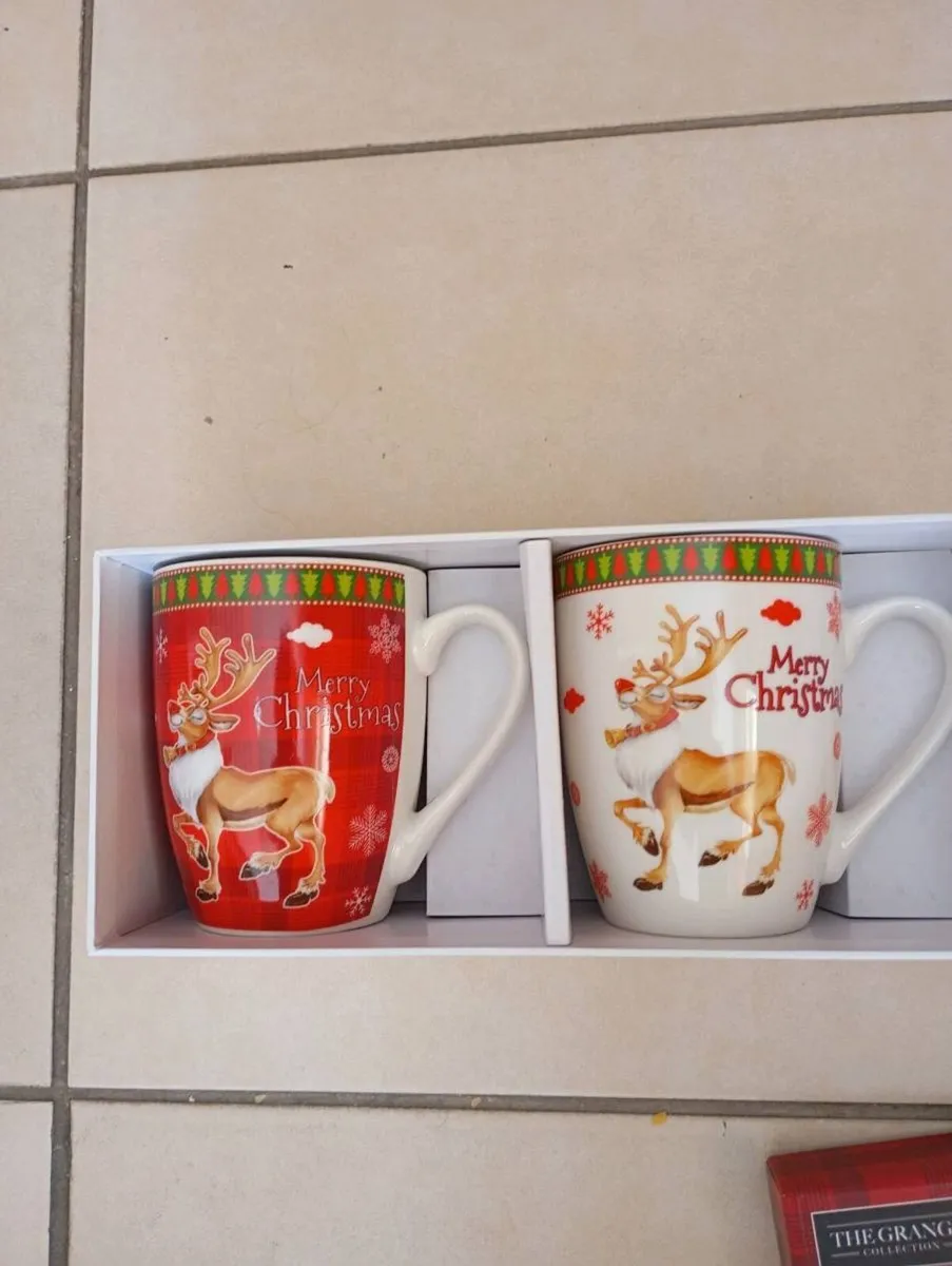 Box set of 2 Christmas Mugs - Image 2