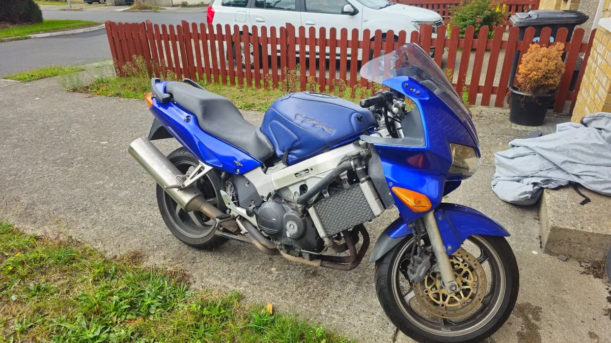 Honda vfr800 2001 - Image 4