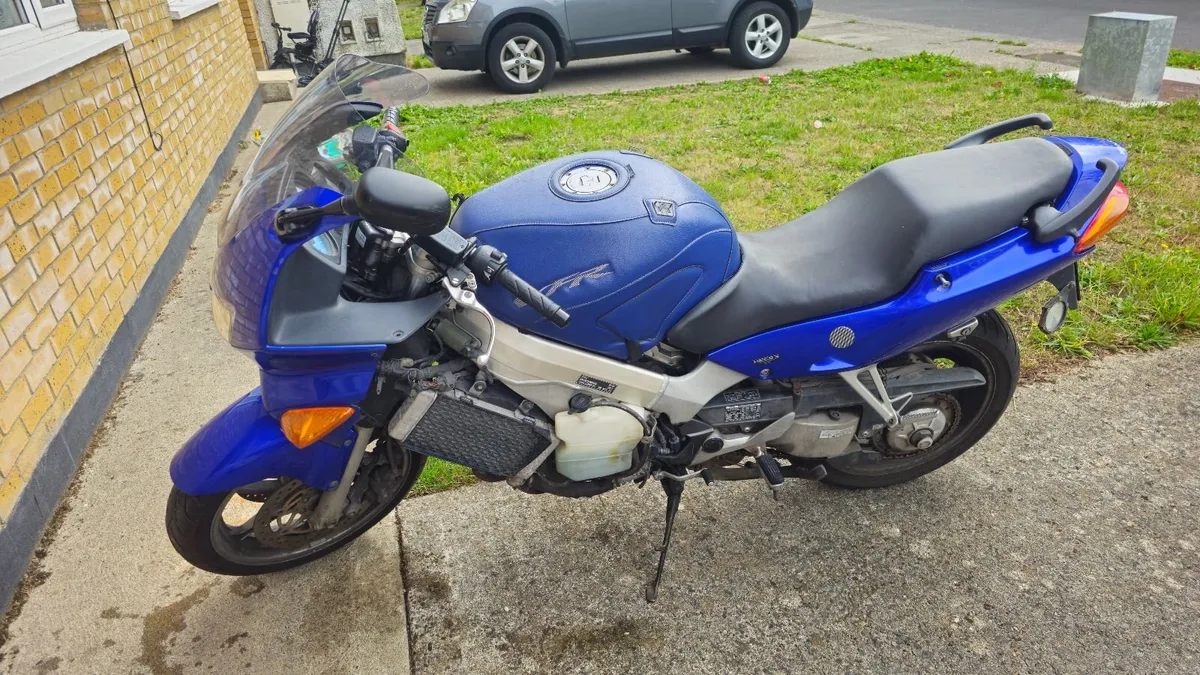 Honda vfr800 2001 - Image 1