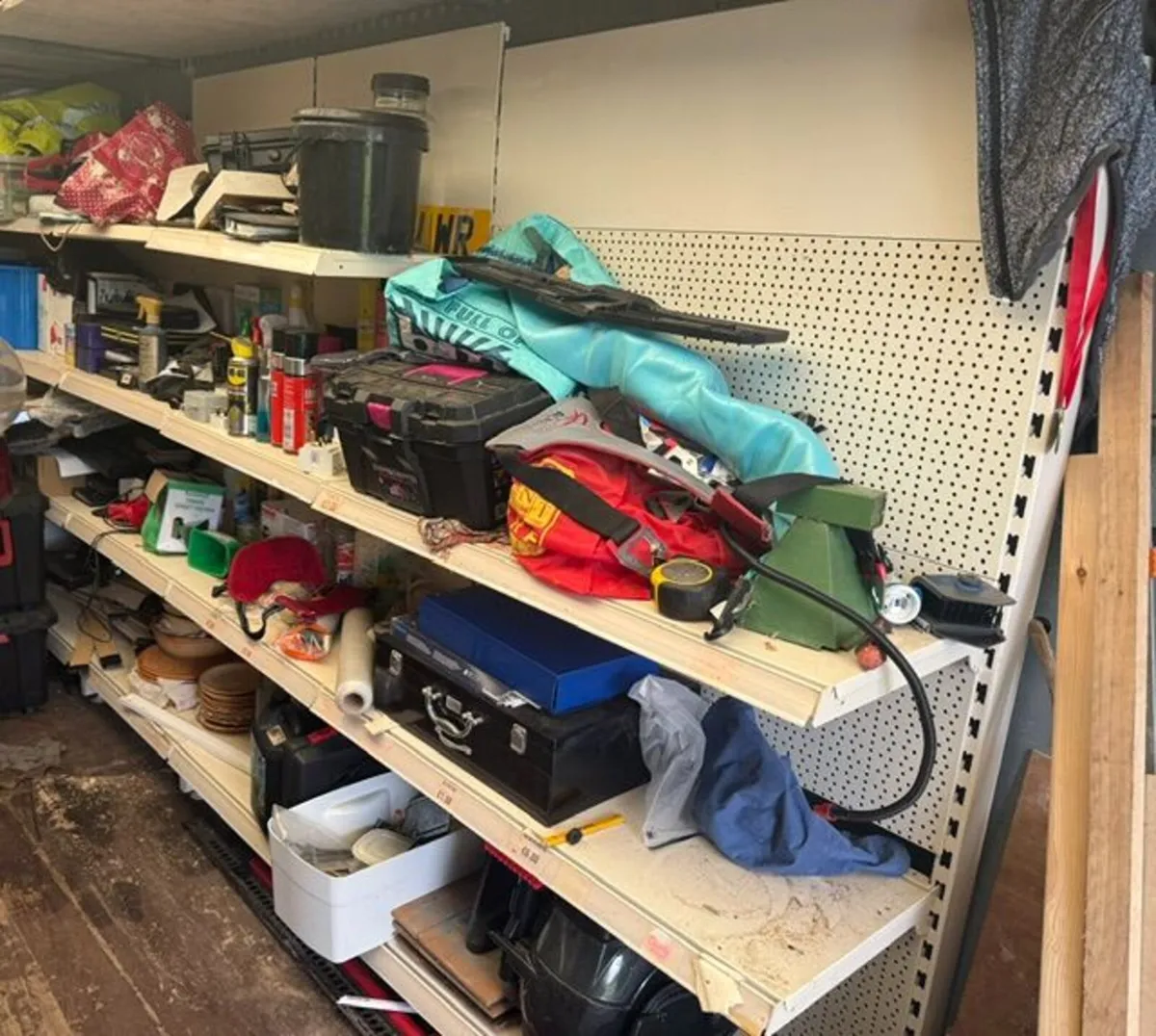 Retail Store Shelving - 4.5m - Image 1