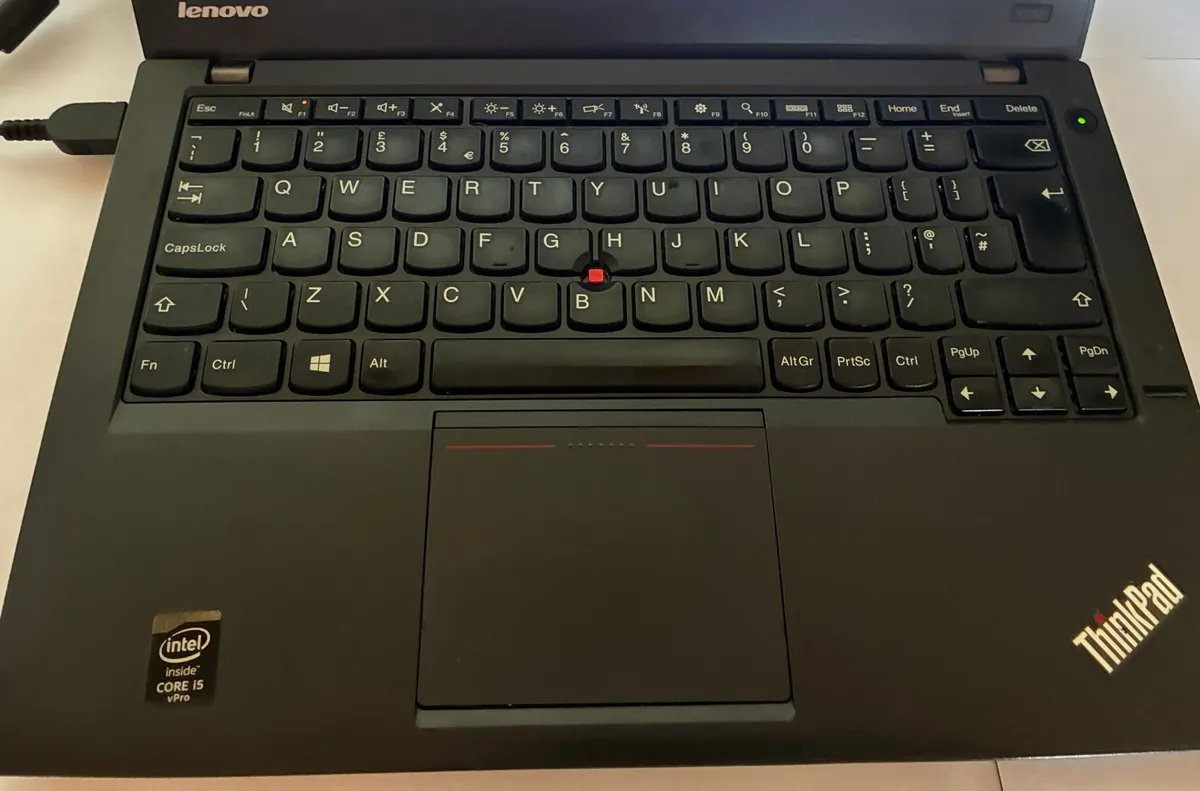 Lenovo X240 i5 4GB 256GB SSD Windows 11 pro - Image 1