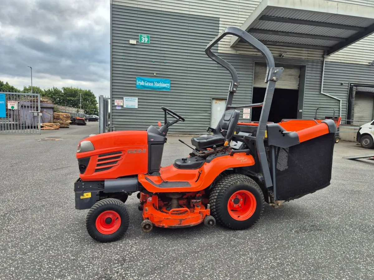 Kubota G23-11 Direct collection mower - Image 1
