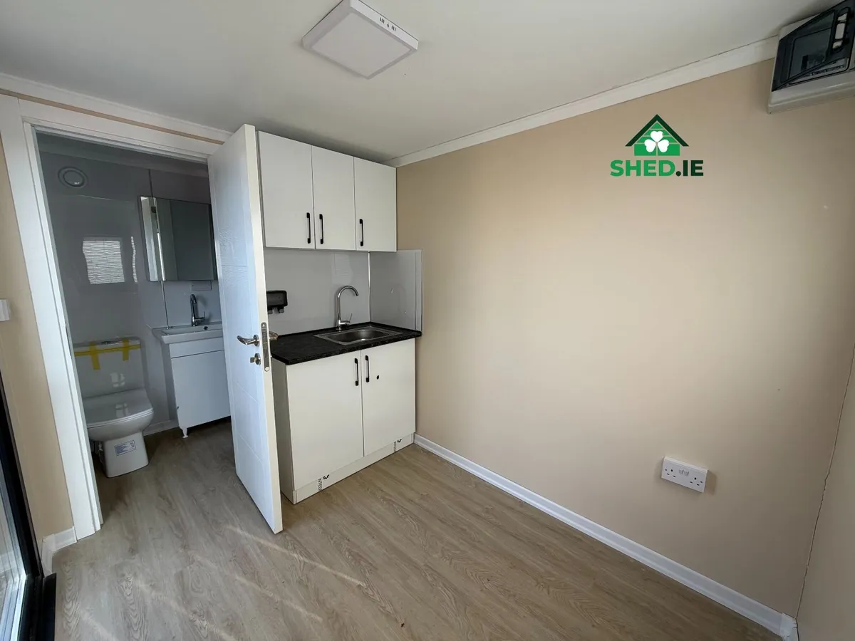 Garden Room with Toilet & Kitchenette–2200 × 3900 - Image 4