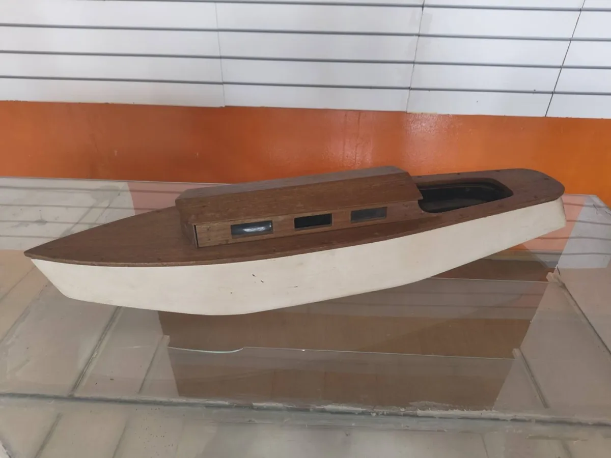 Cabin Cruiser - Image 1