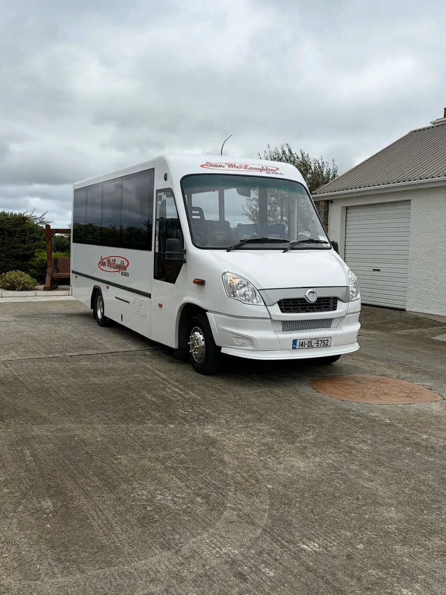 Iveco Daily 29seater plus driver - Image 2