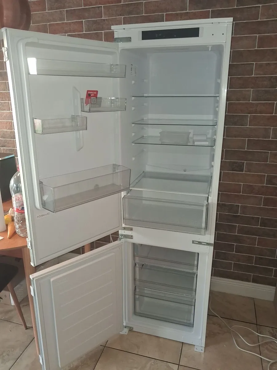 Integrated Fridge Freezer - Image 2