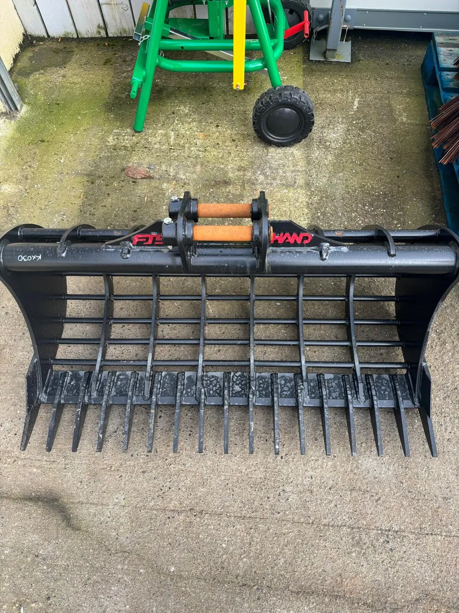 Rake Bucket for 2.7 Tonne Excavator - Image 2