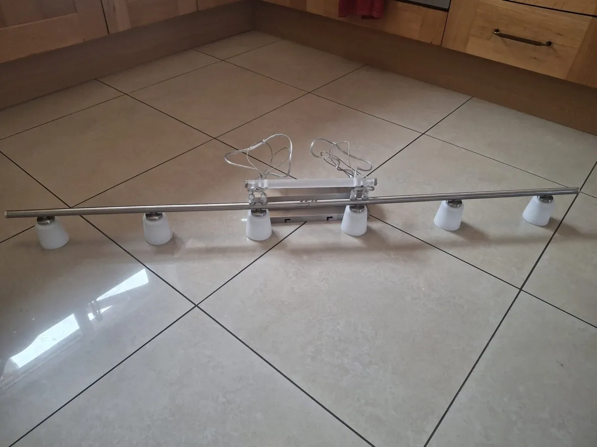 Light fitting - Image 2