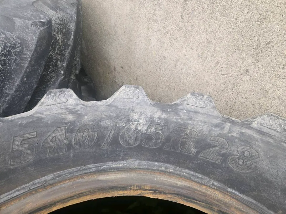 650 65 38 540 65 28 Tyres - Image 2