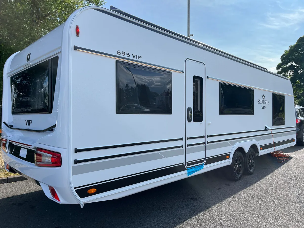 2025 LMC 695 VIP EXQUISITE 5/6 BERTH LUX CARAVAN - Image 3