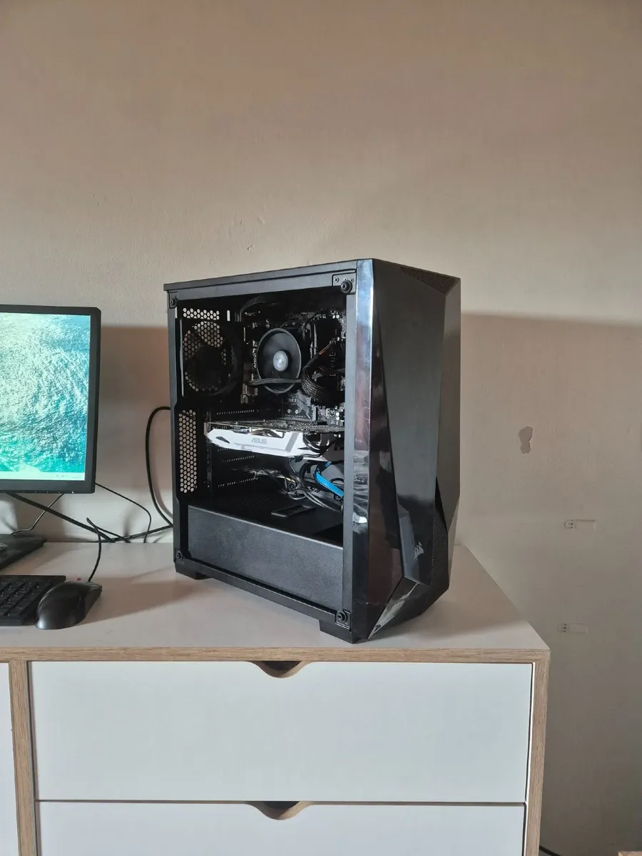 Gaming PC with Corsair keyboard and mouse - Image 1