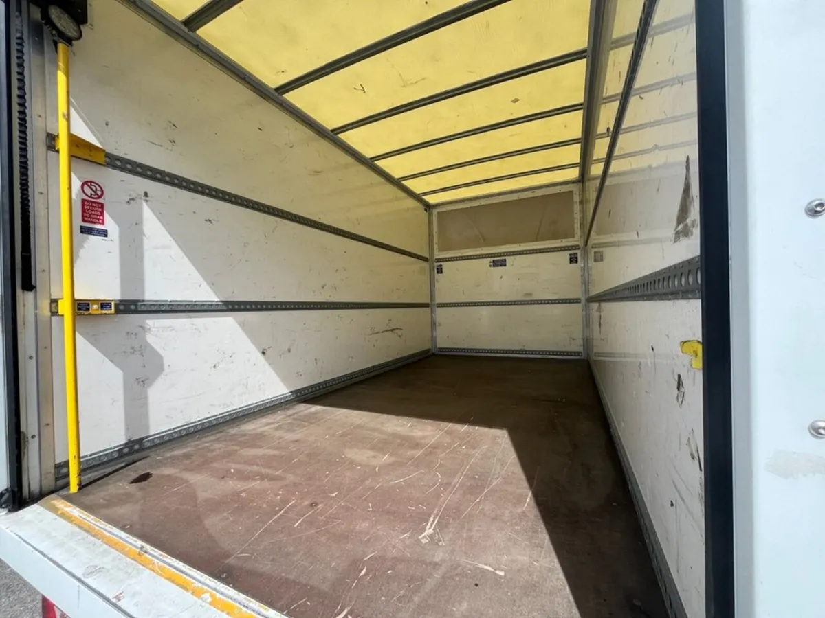 2025 Ford Transit Luton Box Van - Image 4