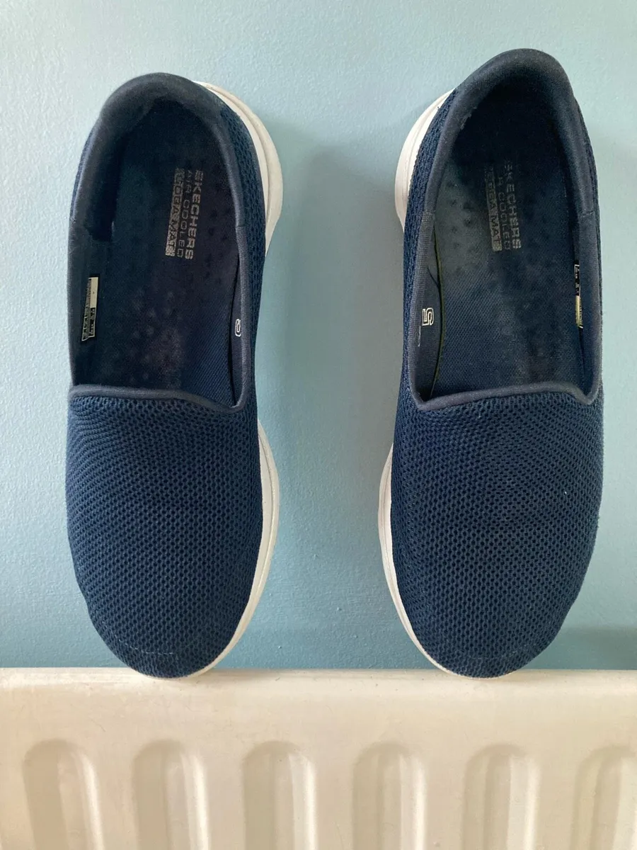 Runners - Image 1