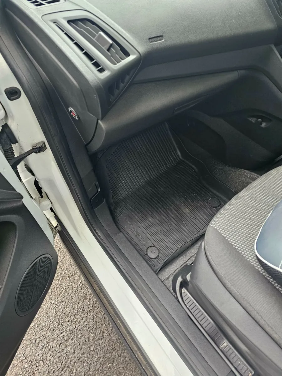 Ford Transit  Connect 2016 VAT INCLUDING - Image 4