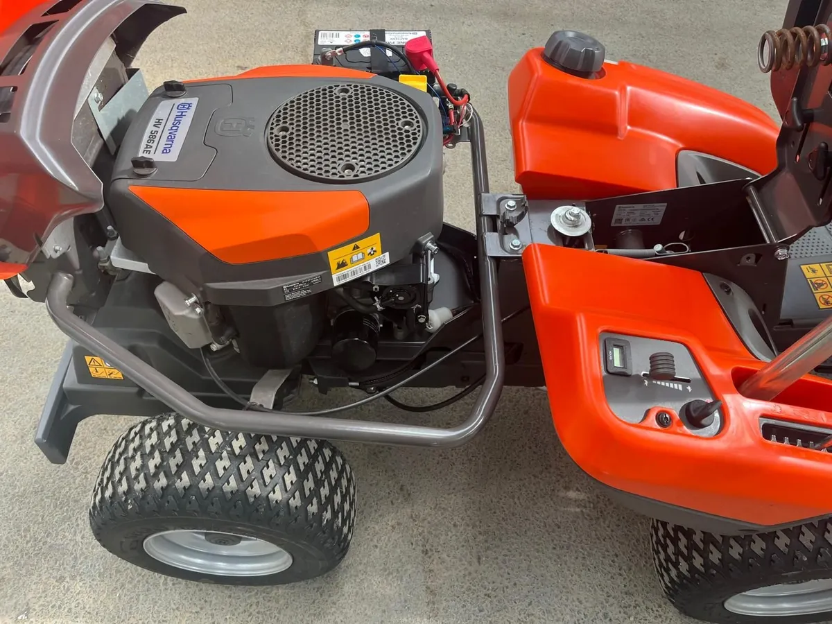 Husqvarna R 216T AWD Mulcher Mower - Image 2