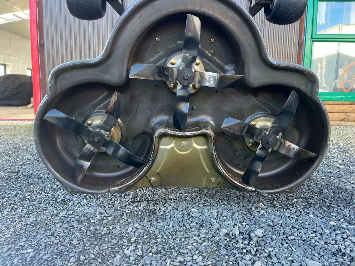 Husqvarna R 216T AWD Mulcher Mower - Image 4
