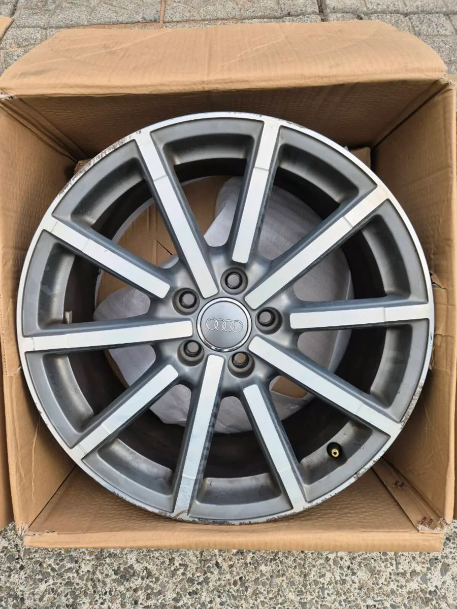 Genuine 18" Audi A3 / S3 OEM Alloy Wheels - Image 3