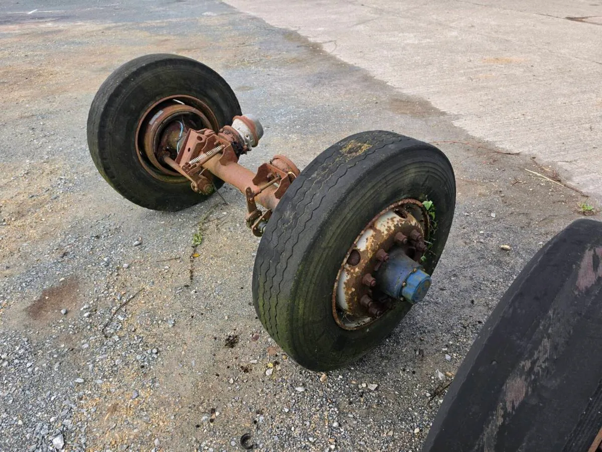Trailer axles x2 - Image 4