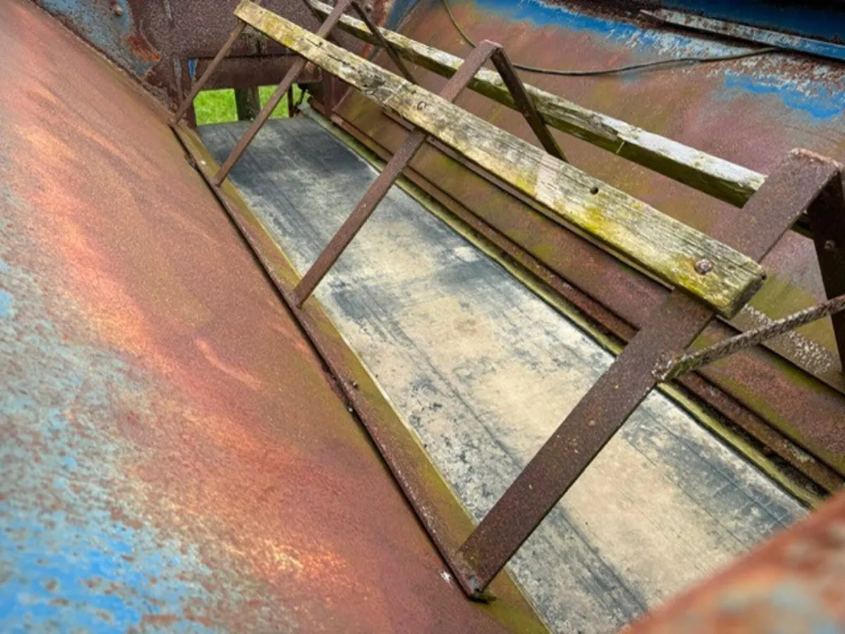 LAND DRIVE LIME SPREADER - Image 4