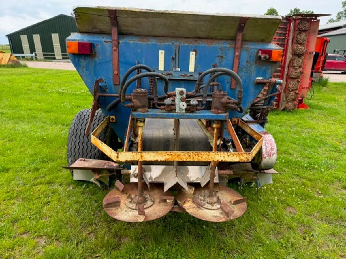 LAND DRIVE LIME SPREADER - Image 3